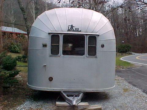 1952 Airstream Cruiser.jpg