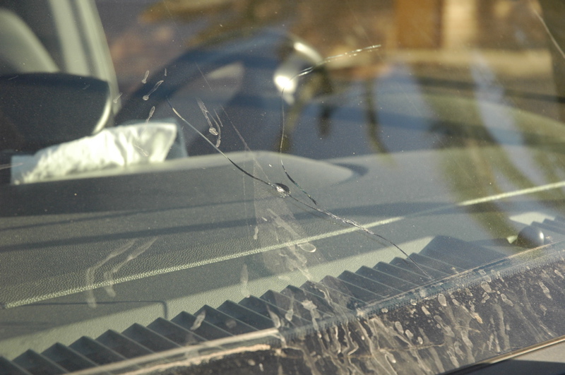 tucson-cracked-windshield.jpg